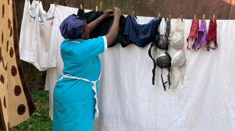 A secretária do lar é obrigada a lavar a roupa íntima dos patrões?